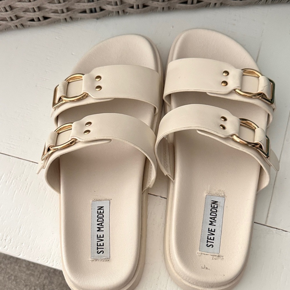 Steve Madden Women's Cream Buckle Sandals
